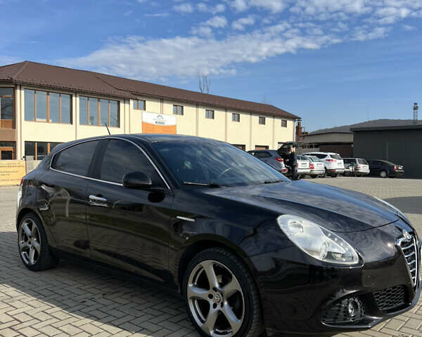 Чорний Альфа Ромео Giulietta, об'ємом двигуна 1.37 л та пробігом 231 тис. км за 7950 $, фото 12 на Automoto.ua