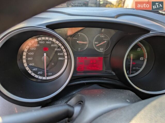 Черный Альфа Ромео Джульетта, объемом двигателя 1.6 л и пробегом 170 тыс. км за 7900 $, фото 21 на Automoto.ua