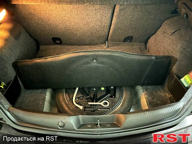 Черный Альфа Ромео Джульетта, объемом двигателя 1.4 л и пробегом 100 тыс. км за 8800 $, фото 8 на Automoto.ua