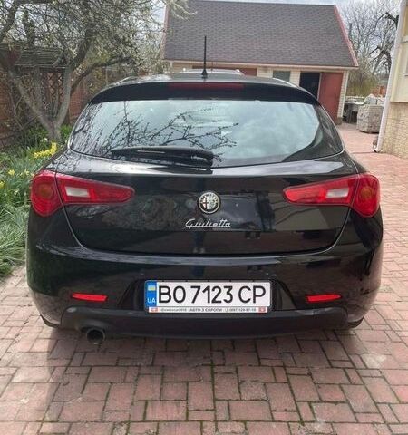 Чорний Альфа Ромео Giulietta, об'ємом двигуна 1.37 л та пробігом 197 тис. км за 9000 $, фото 4 на Automoto.ua