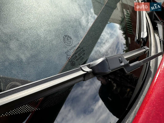 Червоний Альфа Ромео Giulietta, об'ємом двигуна 1.37 л та пробігом 209 тис. км за 7000 $, фото 14 на Automoto.ua