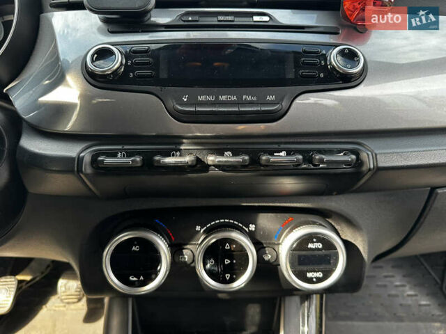 Червоний Альфа Ромео Giulietta, об'ємом двигуна 1.37 л та пробігом 209 тис. км за 7000 $, фото 13 на Automoto.ua