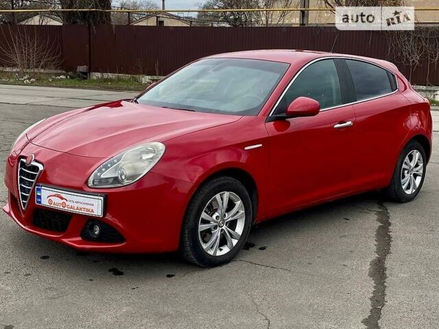 Червоний Альфа Ромео Giulietta, об'ємом двигуна 2 л та пробігом 193 тис. км за 6500 $, фото 3 на Automoto.ua