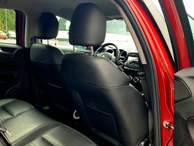 Червоний Альфа Ромео Giulietta, об'ємом двигуна 1.4 л та пробігом 72 тис. км за 10200 $, фото 10 на Automoto.ua