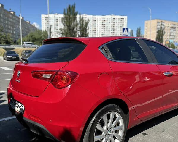 Красный Альфа Ромео Джульетта, объемом двигателя 1.37 л и пробегом 130 тыс. км за 9400 $, фото 8 на Automoto.ua