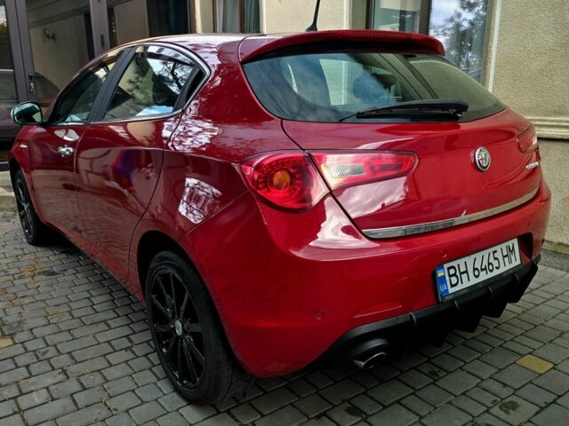 Червоний Альфа Ромео Giulietta, об'ємом двигуна 1.4 л та пробігом 80 тис. км за 8999 $, фото 2 на Automoto.ua