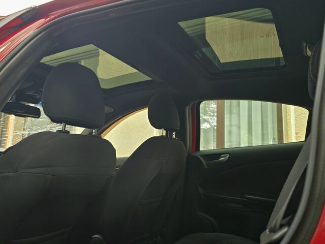 Червоний Альфа Ромео Giulietta, об'ємом двигуна 1.4 л та пробігом 80 тис. км за 8999 $, фото 6 на Automoto.ua