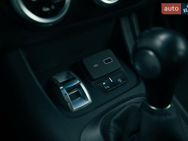 Красный Альфа Ромео Джульетта, объемом двигателя 1.37 л и пробегом 48 тыс. км за 13800 $, фото 41 на Automoto.ua