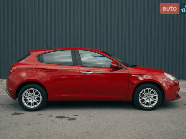 Красный Альфа Ромео Джульетта, объемом двигателя 1.37 л и пробегом 48 тыс. км за 13800 $, фото 9 на Automoto.ua