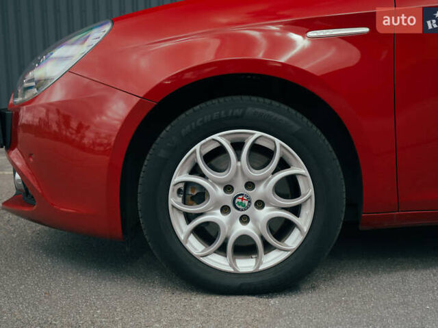 Красный Альфа Ромео Джульетта, объемом двигателя 1.37 л и пробегом 48 тыс. км за 13800 $, фото 21 на Automoto.ua