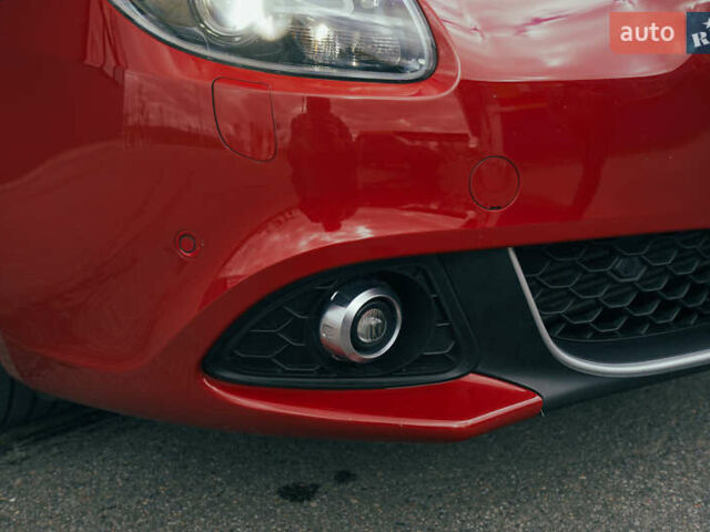 Красный Альфа Ромео Джульетта, объемом двигателя 1.37 л и пробегом 48 тыс. км за 13800 $, фото 15 на Automoto.ua