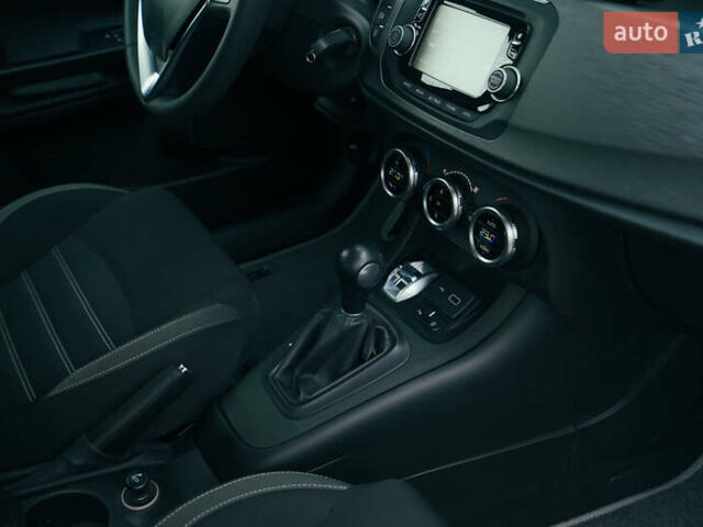 Красный Альфа Ромео Джульетта, объемом двигателя 1.37 л и пробегом 48 тыс. км за 13800 $, фото 61 на Automoto.ua