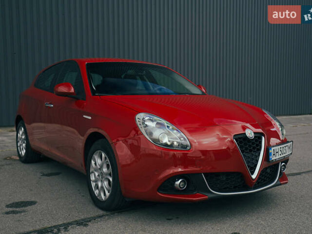 Красный Альфа Ромео Джульетта, объемом двигателя 1.37 л и пробегом 48 тыс. км за 13800 $, фото 11 на Automoto.ua