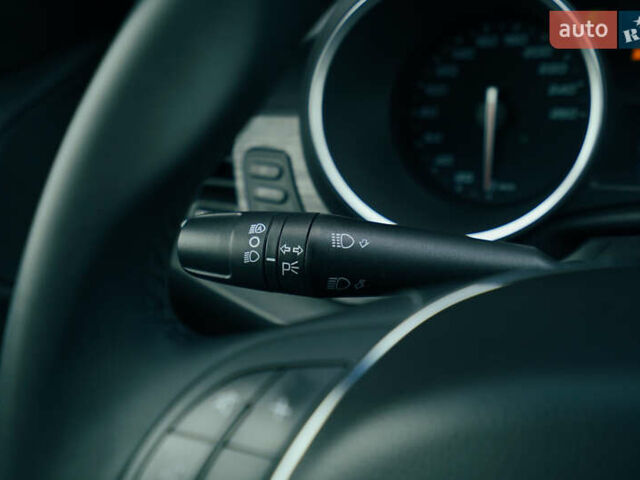 Красный Альфа Ромео Джульетта, объемом двигателя 1.37 л и пробегом 48 тыс. км за 13800 $, фото 31 на Automoto.ua