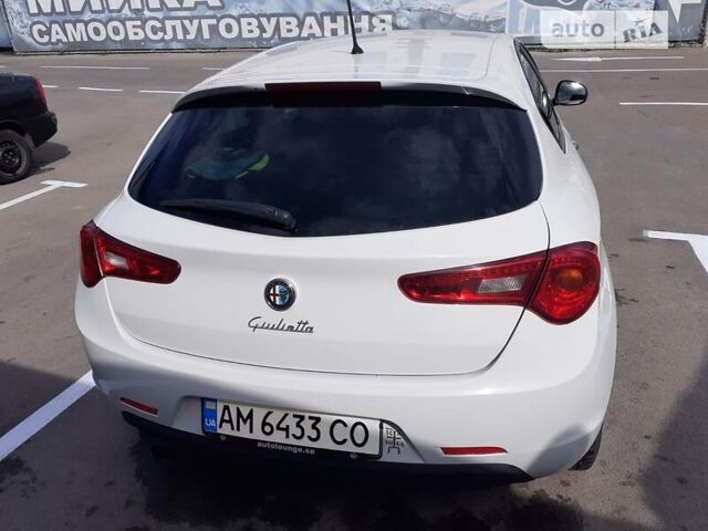 Альфа Ромео Giulietta, об'ємом двигуна 1.4 л та пробігом 143 тис. км за 8500 $, фото 3 на Automoto.ua