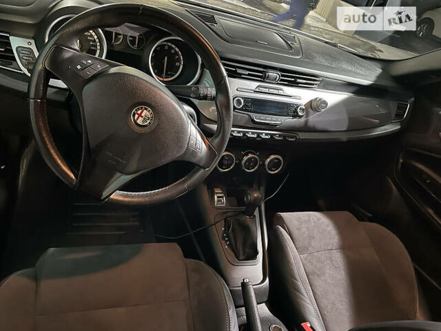 Альфа Ромео Giulietta, об'ємом двигуна 1.4 л та пробігом 56 тис. км за 12000 $, фото 10 на Automoto.ua