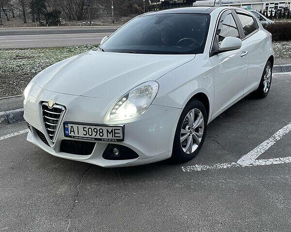 Альфа Ромео Giulietta, об'ємом двигуна 1.4 л та пробігом 56 тис. км за 12000 $, фото 2 на Automoto.ua