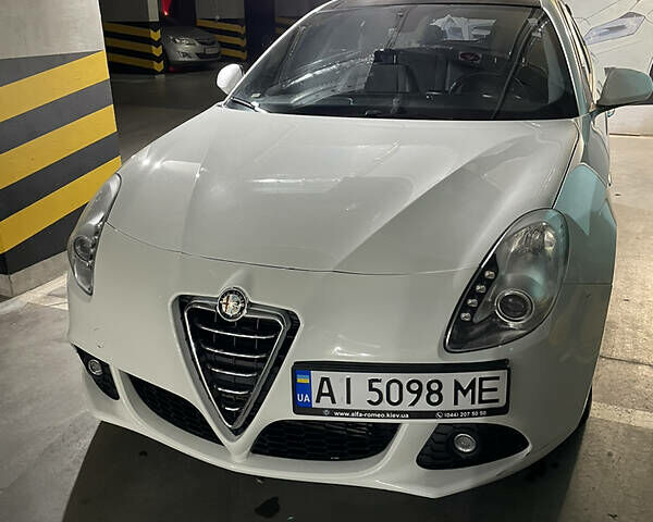 Альфа Ромео Giulietta, об'ємом двигуна 1.4 л та пробігом 56 тис. км за 12000 $, фото 7 на Automoto.ua