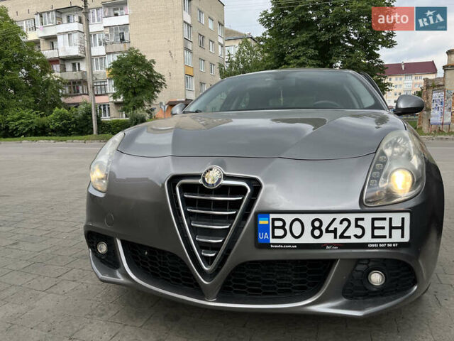 Сірий Альфа Ромео Giulietta, об'ємом двигуна 1.96 л та пробігом 265 тис. км за 6700 $, фото 1 на Automoto.ua