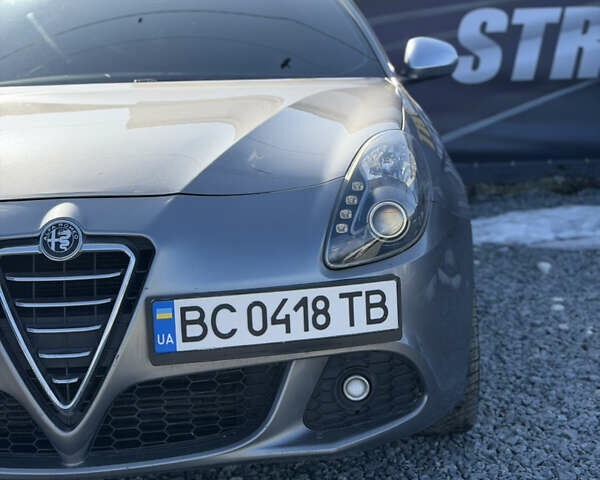 Сірий Альфа Ромео Giulietta, об'ємом двигуна 1.37 л та пробігом 320 тис. км за 8000 $, фото 1 на Automoto.ua