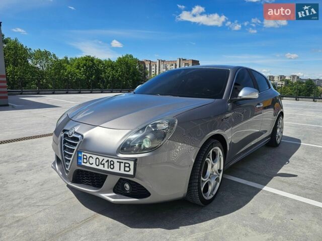Сірий Альфа Ромео Giulietta, об'ємом двигуна 1.37 л та пробігом 324 тис. км за 5999 $, фото 9 на Automoto.ua