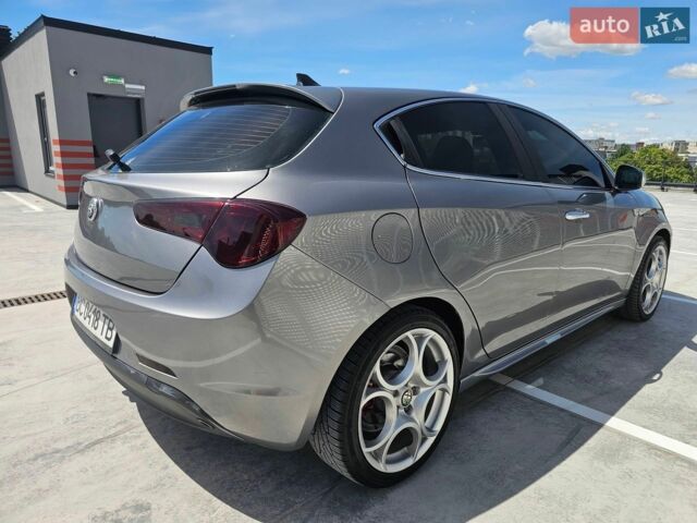 Сірий Альфа Ромео Giulietta, об'ємом двигуна 1.37 л та пробігом 324 тис. км за 5999 $, фото 24 на Automoto.ua