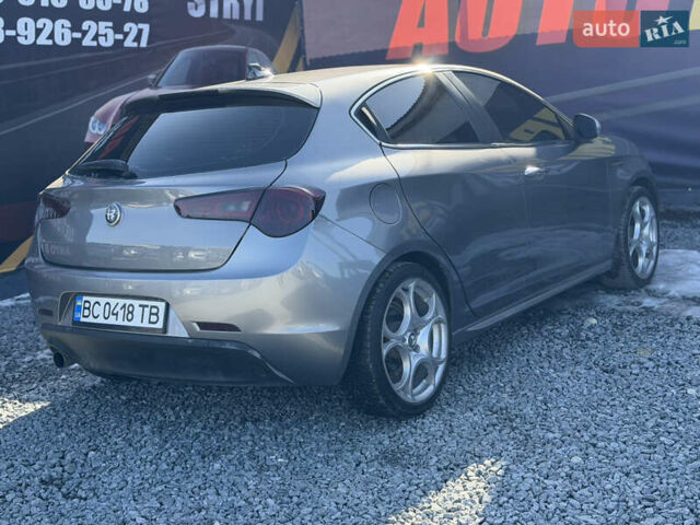 Сірий Альфа Ромео Giulietta, об'ємом двигуна 1.37 л та пробігом 320 тис. км за 8000 $, фото 7 на Automoto.ua