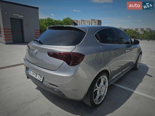 Сірий Альфа Ромео Giulietta, об'ємом двигуна 1.37 л та пробігом 324 тис. км за 5999 $, фото 21 на Automoto.ua