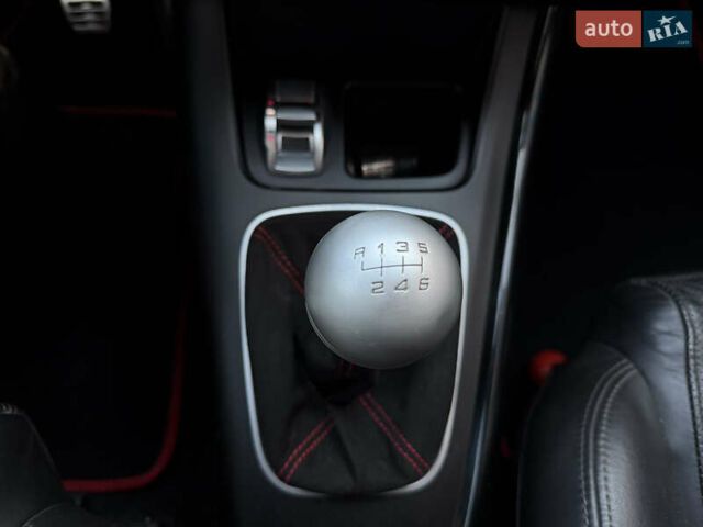 Сірий Альфа Ромео Giulietta, об'ємом двигуна 1.96 л та пробігом 159 тис. км за 7950 $, фото 46 на Automoto.ua