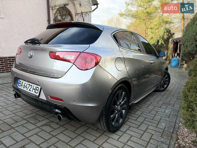 Сірий Альфа Ромео Giulietta, об'ємом двигуна 1.96 л та пробігом 159 тис. км за 7950 $, фото 20 на Automoto.ua