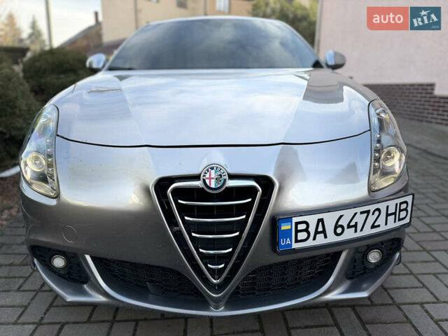 Сірий Альфа Ромео Giulietta, об'ємом двигуна 1.96 л та пробігом 159 тис. км за 7950 $, фото 8 на Automoto.ua