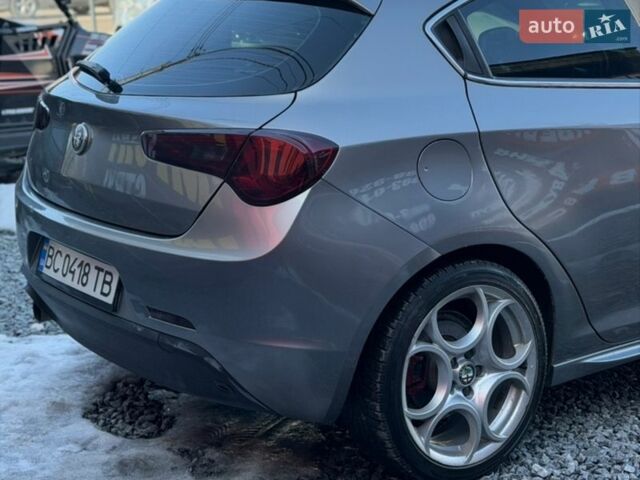 Серый Альфа Ромео Джульетта, объемом двигателя 1.37 л и пробегом 320 тыс. км за 7500 $, фото 7 на Automoto.ua