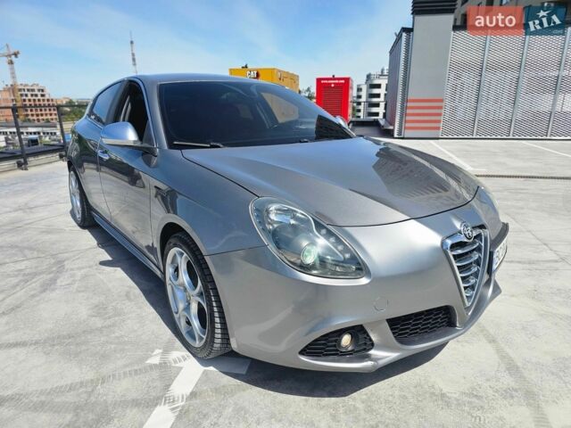 Сірий Альфа Ромео Giulietta, об'ємом двигуна 1.37 л та пробігом 324 тис. км за 5999 $, фото 7 на Automoto.ua