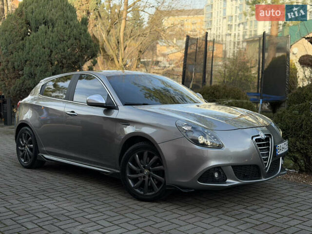 Сірий Альфа Ромео Giulietta, об'ємом двигуна 1.96 л та пробігом 159 тис. км за 7950 $, фото 7 на Automoto.ua