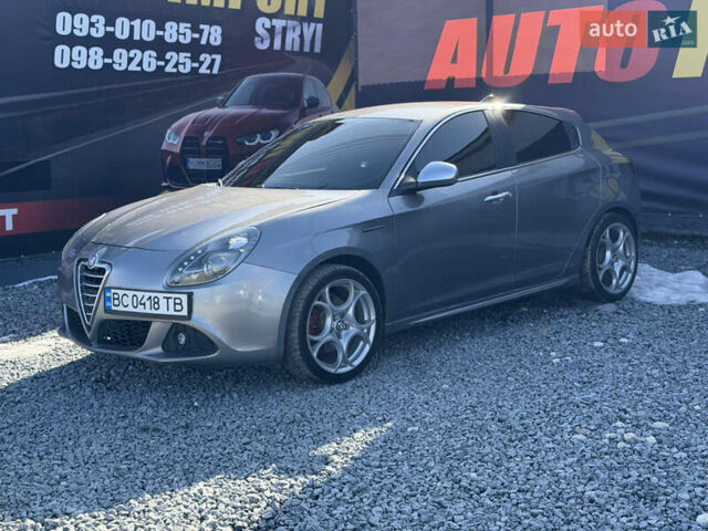 Сірий Альфа Ромео Giulietta, об'ємом двигуна 1.37 л та пробігом 320 тис. км за 8000 $, фото 3 на Automoto.ua