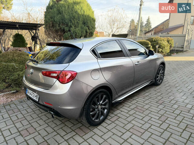 Сірий Альфа Ромео Giulietta, об'ємом двигуна 1.96 л та пробігом 159 тис. км за 7950 $, фото 14 на Automoto.ua