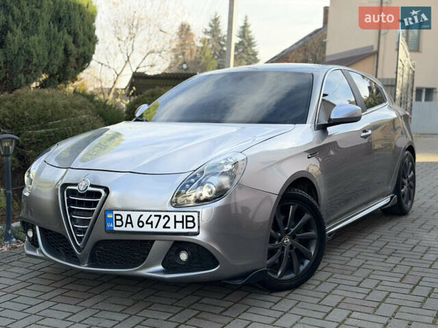 Сірий Альфа Ромео Giulietta, об'ємом двигуна 1.96 л та пробігом 159 тис. км за 7950 $, фото 9 на Automoto.ua