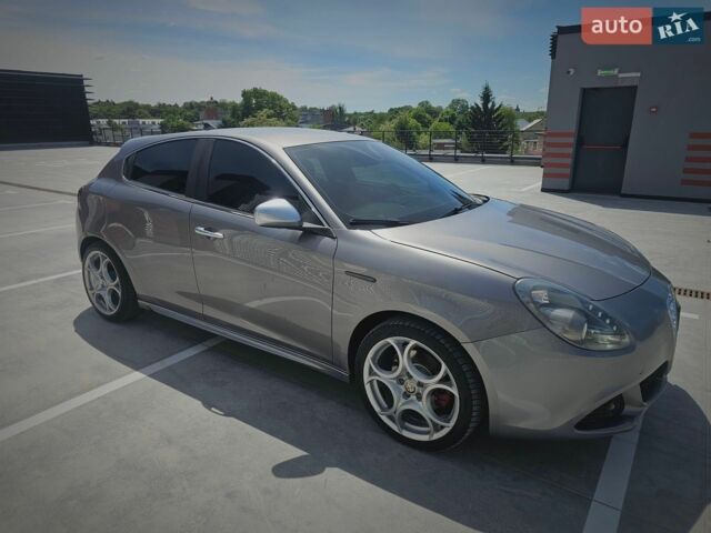 Сірий Альфа Ромео Giulietta, об'ємом двигуна 1.37 л та пробігом 324 тис. км за 5999 $, фото 18 на Automoto.ua