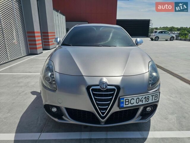 Сірий Альфа Ромео Giulietta, об'ємом двигуна 1.37 л та пробігом 324 тис. км за 5999 $, фото 23 на Automoto.ua