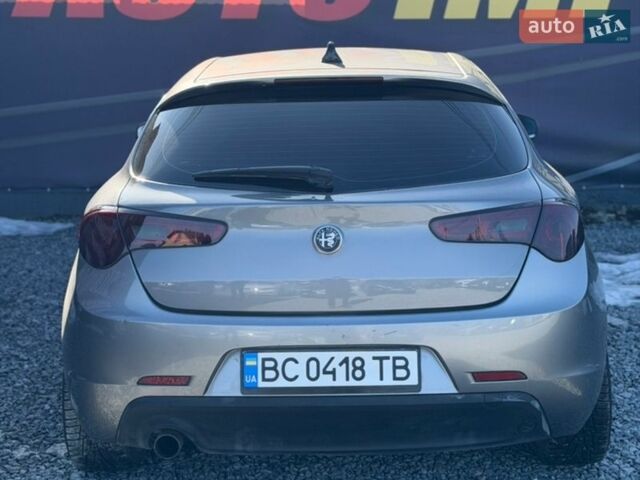 Серый Альфа Ромео Джульетта, объемом двигателя 1.37 л и пробегом 320 тыс. км за 7500 $, фото 23 на Automoto.ua