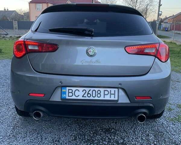 Сірий Альфа Ромео Giulietta, об'ємом двигуна 1.6 л та пробігом 258 тис. км за 8000 $, фото 18 на Automoto.ua