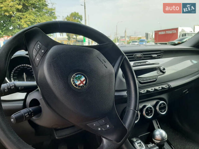 Серый Альфа Ромео Джульетта, объемом двигателя 1.4 л и пробегом 145 тыс. км за 6600 $, фото 12 на Automoto.ua