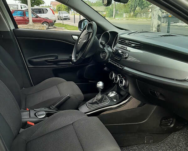 Серый Альфа Ромео Джульетта, объемом двигателя 1.4 л и пробегом 145 тыс. км за 6600 $, фото 9 на Automoto.ua