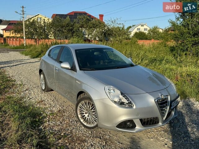 Сірий Альфа Ромео Giulietta, об'ємом двигуна 1.37 л та пробігом 151 тис. км за 6200 $, фото 5 на Automoto.ua
