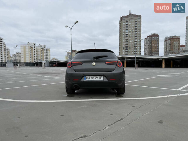 Сірий Альфа Ромео Giulietta, об'ємом двигуна 1.6 л та пробігом 232 тис. км за 7100 $, фото 14 на Automoto.ua