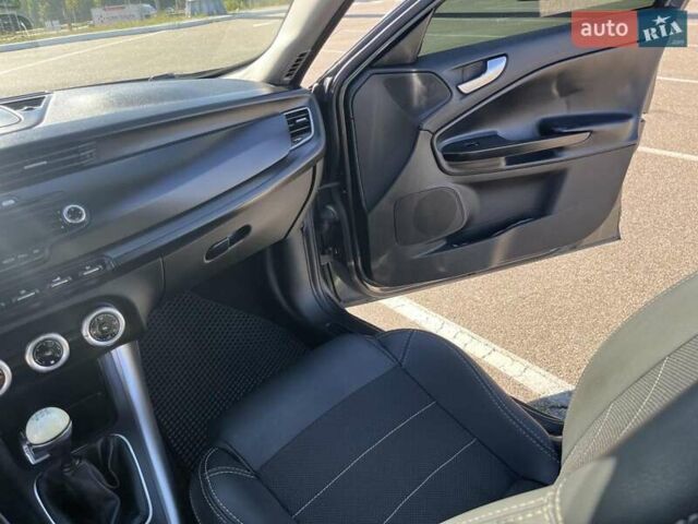 Альфа Ромео Джульетта 2012 в Киеве на Automoto.ua Серый Альфа Ромео Джульетта, объемом двигателя 1.6 л и пробегом 225 тыс. км за 7500 $, фото 12 на Automoto.ua