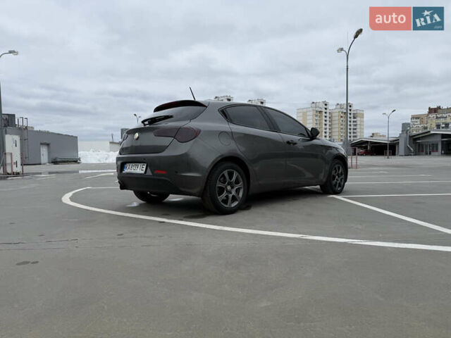 Сірий Альфа Ромео Giulietta, об'ємом двигуна 1.6 л та пробігом 232 тис. км за 7100 $, фото 15 на Automoto.ua