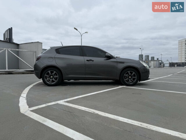Сірий Альфа Ромео Giulietta, об'ємом двигуна 1.6 л та пробігом 232 тис. км за 7300 $, фото 16 на Automoto.ua