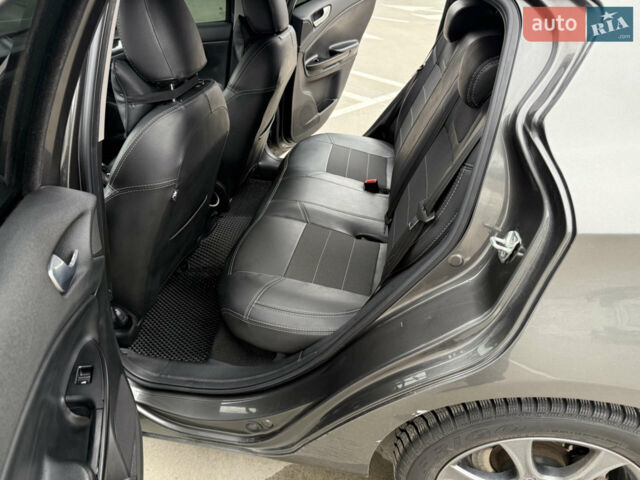 Сірий Альфа Ромео Giulietta, об'ємом двигуна 1.6 л та пробігом 232 тис. км за 7300 $, фото 7 на Automoto.ua