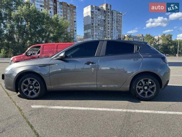 Альфа Ромео Джульетта 2012 в Киеве на Automoto.ua Серый Альфа Ромео Джульетта, объемом двигателя 1.6 л и пробегом 225 тыс. км за 7500 $, фото 7 на Automoto.ua